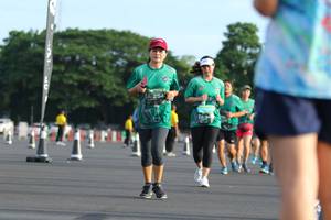 BIB: 254
                            <button type="button" onclick="openModal(5172971)" class="btn btn-primary btn-sm float-right btn-popup" data-toggle="modal" data-target=".modal-high-quality">
                        <i class="fas fa-shopping-cart"></i> Add to Cart
                    </button>
                                            <button type="button" onclick="isThisMe(5172971, true)" class="btn btn-success btn-sm float-right btn-popup btn-isme hidden" data-toggle="tooltip" data-placement="bottom" title="นี่คือรูปของคุณใช่ไหม คลิกที่นี่เพื่อเอาเข้าอัลบั้ม">
                        <i class="fas fa-plus"></i> Add to album
                    </button>
                    <button type="button" onclick="isThisMe(5172971, false)" class="btn btn-warning btn-sm float-right btn-popup btn-isnotme hidden">
                        <i class="fas fa-ban"></i> Remove from album
                    </button>